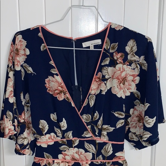 Floral V-Neck  Romper Pants - Picture 3 of 6